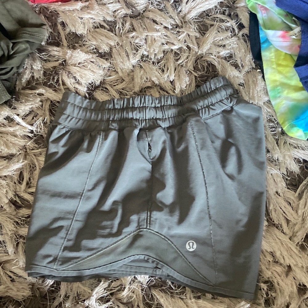 Lululemon, green shorts